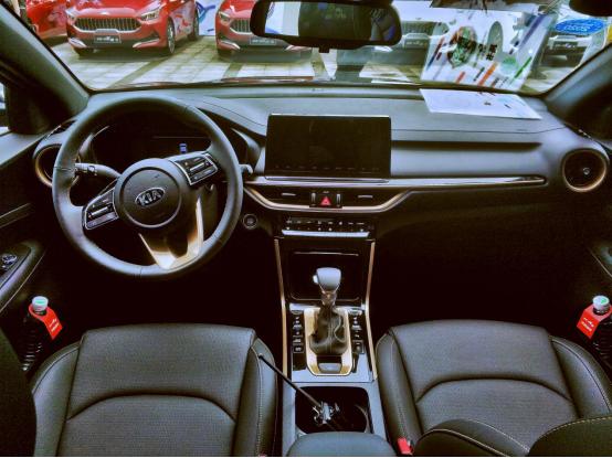 试驾全新起亚k31.5,试驾起亚2023款k3尊贵版