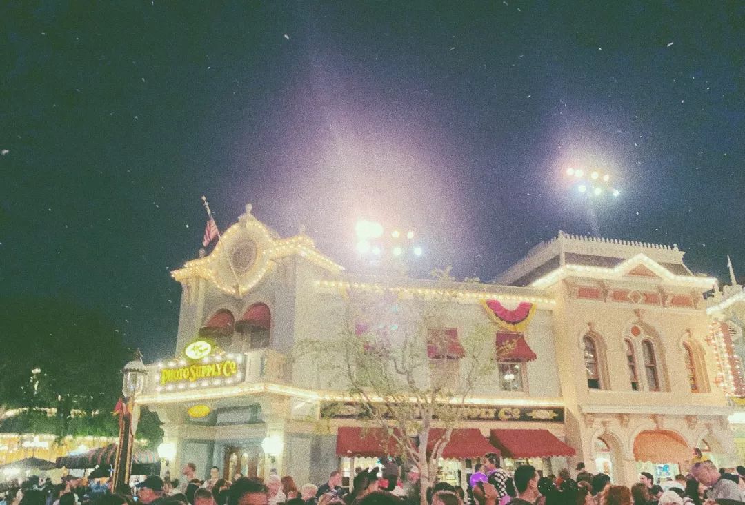 为了迪士尼，我决定搬回东京了