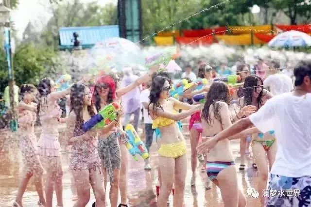 火力全开的狂欢泼水节来啦！快来加入我们的战斗吧