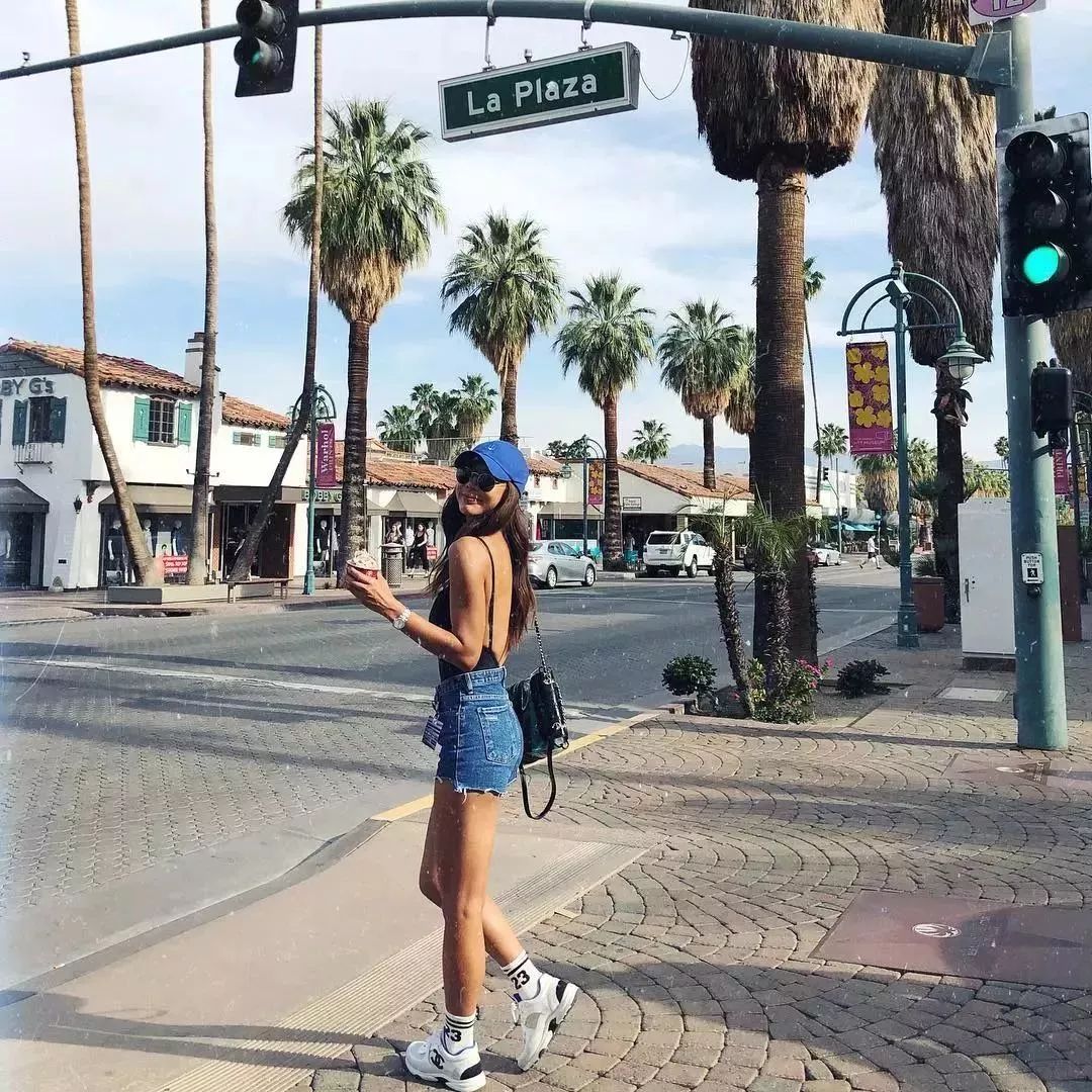 42岁翘臀“老阿姨”迷倒小16岁男友：年龄从来都不是借口