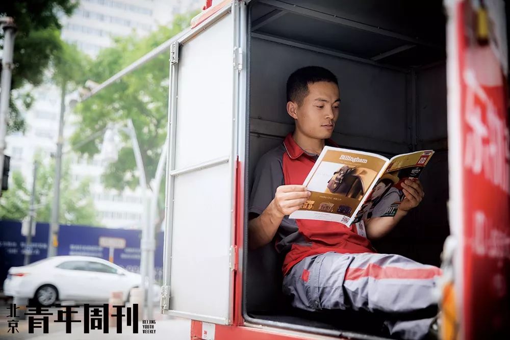 曹小军的快递视频,曹小军快递小哥