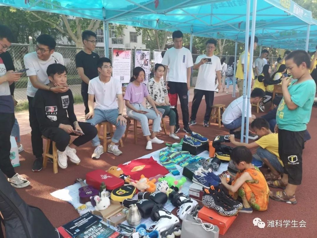 走过路过不要错过摆地摊视频,走过路过不要错过小商品商场