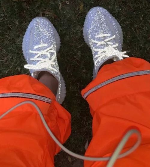 为了鞋带买了一双鞋子,yeezy反光鞋带