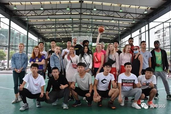 古城靓丽的一道风景线,古城一道美丽的风景线