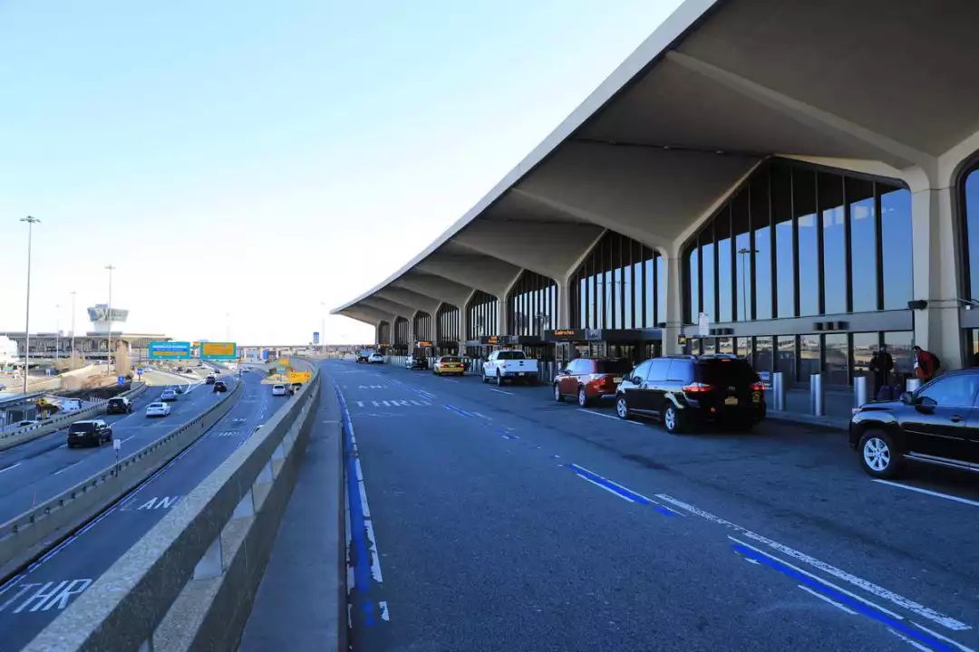 体验19个小时飞机,体验时间最长的航班