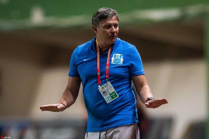 南都：富力老板一直想换帅违约金+球队发展方向成制约