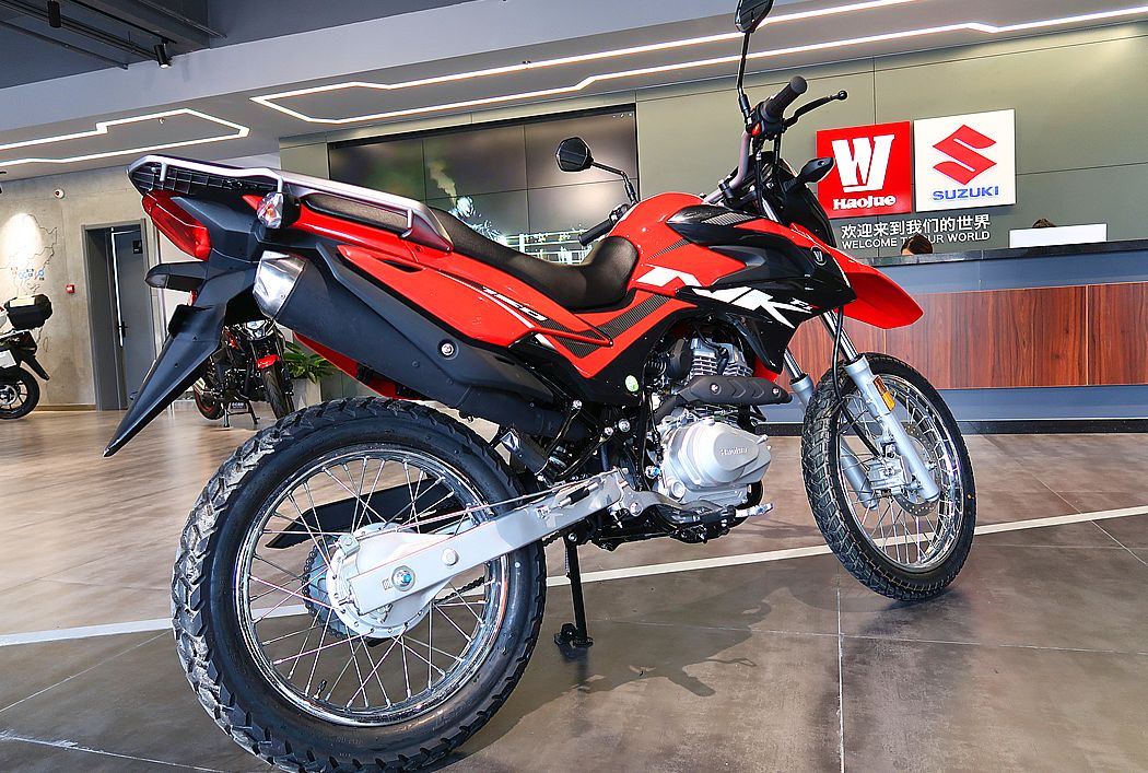 nk150豪爵对比阿普利亚terra150,到店新车视频