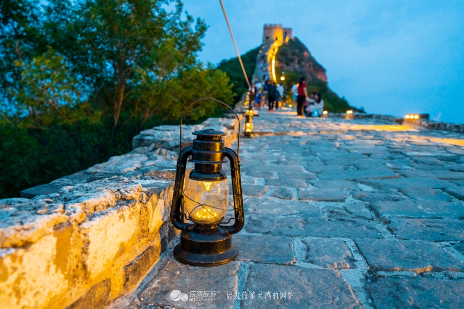 提灯游司马台长城,看古北水镇的温婉夜
