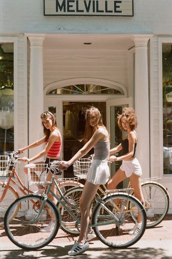 为什么我女朋友的照片头上都是蝴蝶?