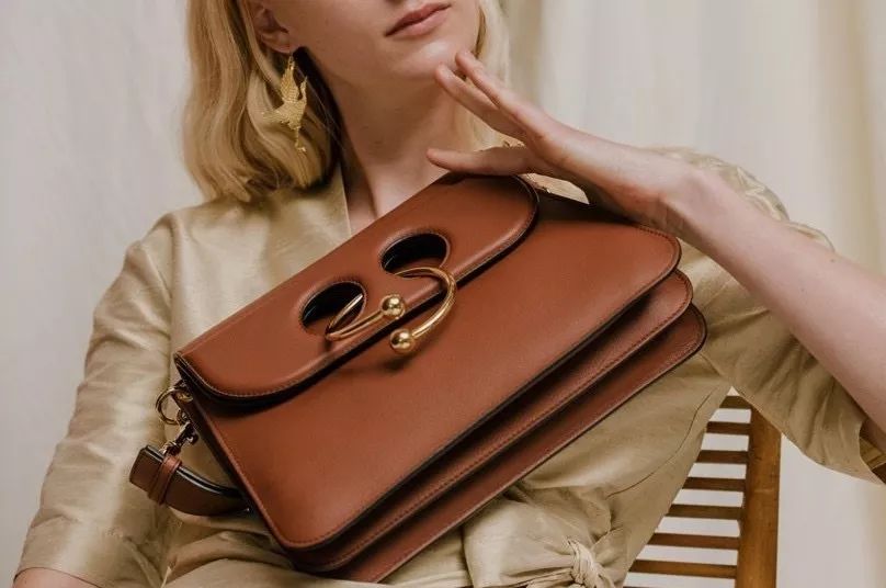 自己的包包护理常识,护理包包都必须要掌握的知识点