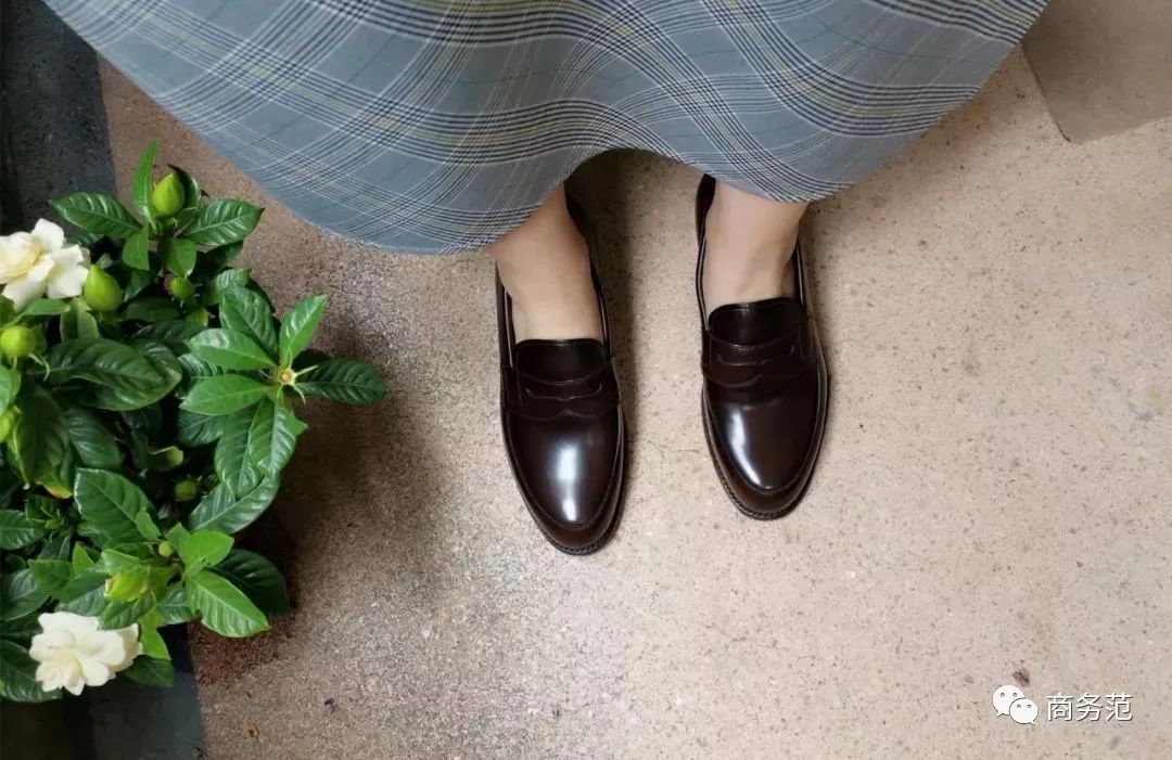 英国女王的鞋,英国女王加冕鞋子