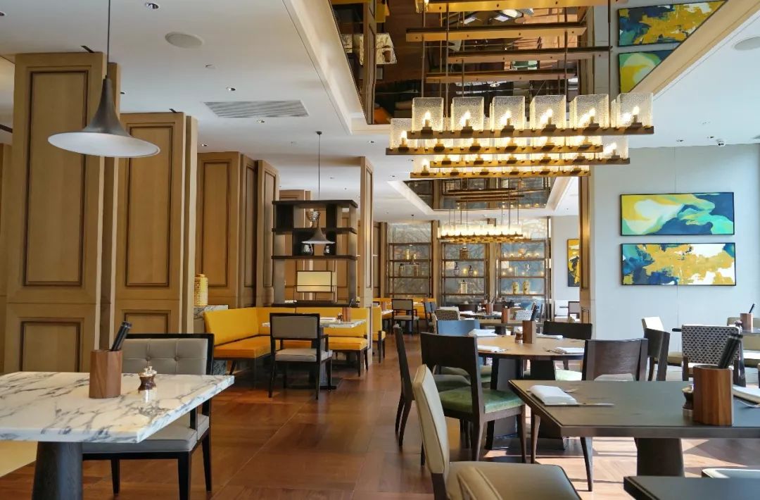 ¥498起/2位|西湖畔传奇酒店！6种口味小龙虾+美国生蚝+澳牛不限量！千岛湖啤酒尽情畅饮