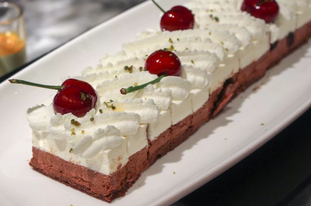 ¥498起/2位|西湖畔传奇酒店！6种口味小龙虾+美国生蚝+澳牛不限量！千岛湖啤酒尽情畅饮