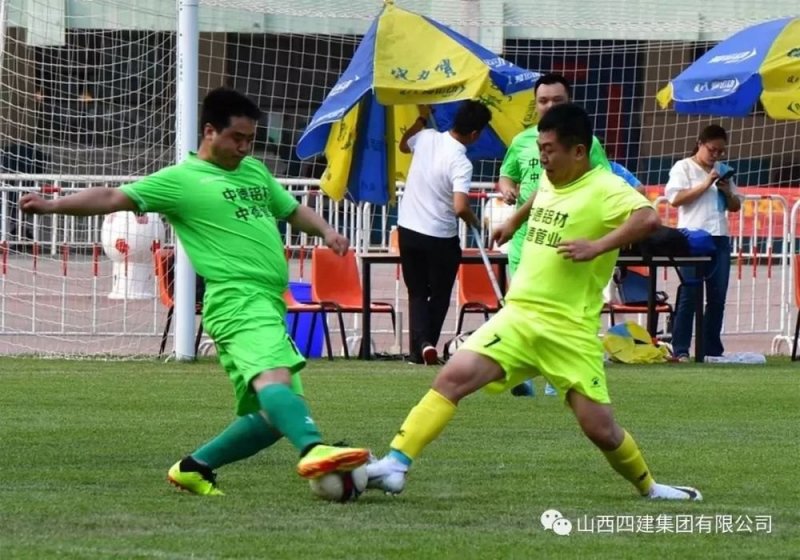 全力以赴的你,聚焦绿茵场