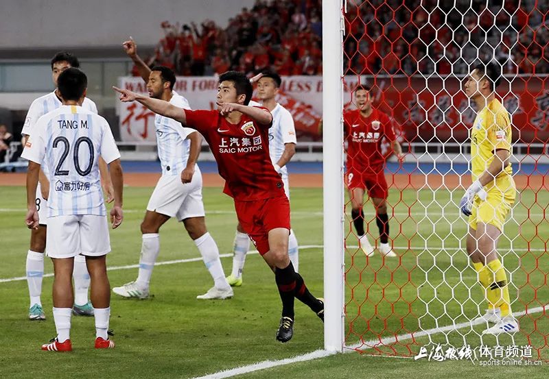 上海上港前锋李圣龙,上海上港足球队员李圣龙哪里人