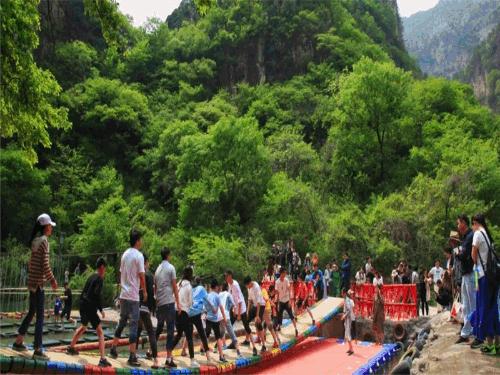 青龙峡景区优惠活动有哪些,免门票冰瀑景区