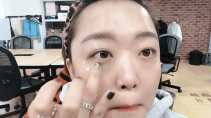 又是激凸又是露底，“蜜桃肌”的盛世美颜也有翻车时