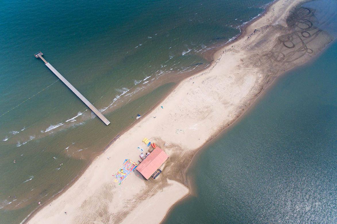 夏天适合去哪个海边游玩河北,自驾游好玩的海边旅游景点