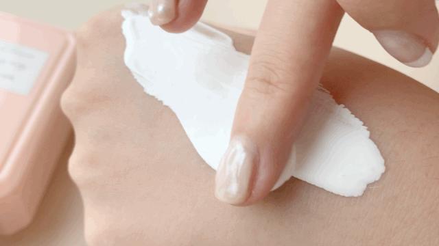 这个美白神器，3分钟让你素颜也能白成牛奶肌