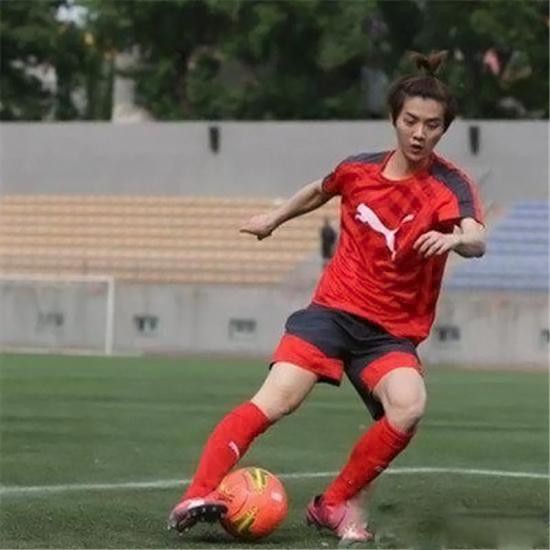 喜欢足球的鹿晗,喜欢足球的篮球明星