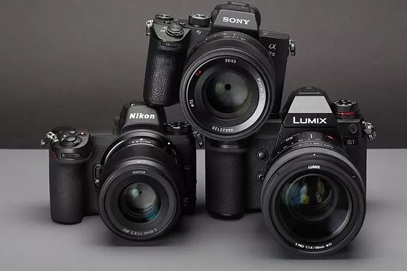 佳能r6和索尼a7m3和尼康z6,索尼a7m324-105和尼康z6