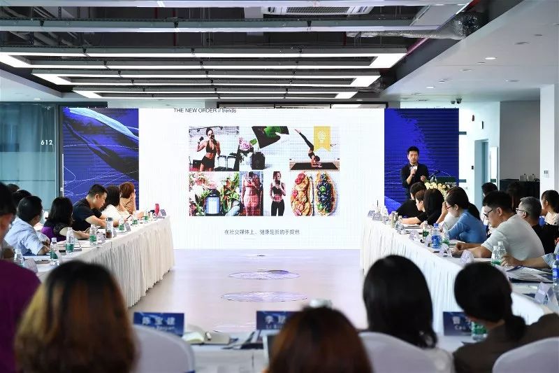 「关注」斩获与未来谈时尚的底气！2020/21秋冬中国纺织面料流行趋势提案会在大浪举行