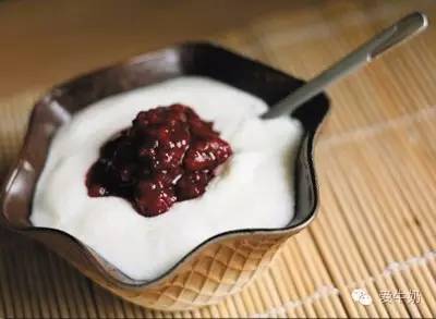 如何识别变质的酸奶,怎么辨别酸奶变质