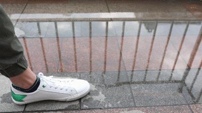 中国造了双变态小白鞋！狂虐20万次不皱！自带800散热孔，百元就搞定