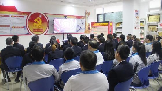 从几乎破产到千亿富豪,从濒临倒闭到年入1亿