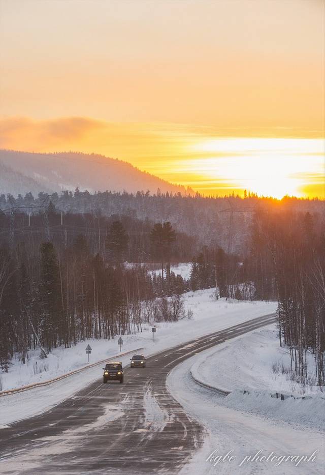 贝加尔湖冬天的美景,我们流连忘返在夏天的贝加尔湖畔