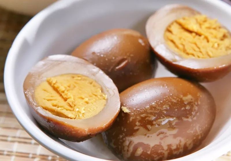 卤蛋怎么做好吃又简单不加酒,卤蛋怎么做不会变色不变小