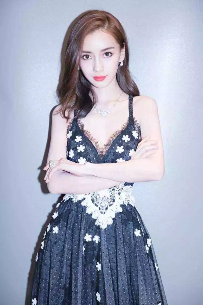 流量明星人手一个大牌代言究竟谁的最有含金量？