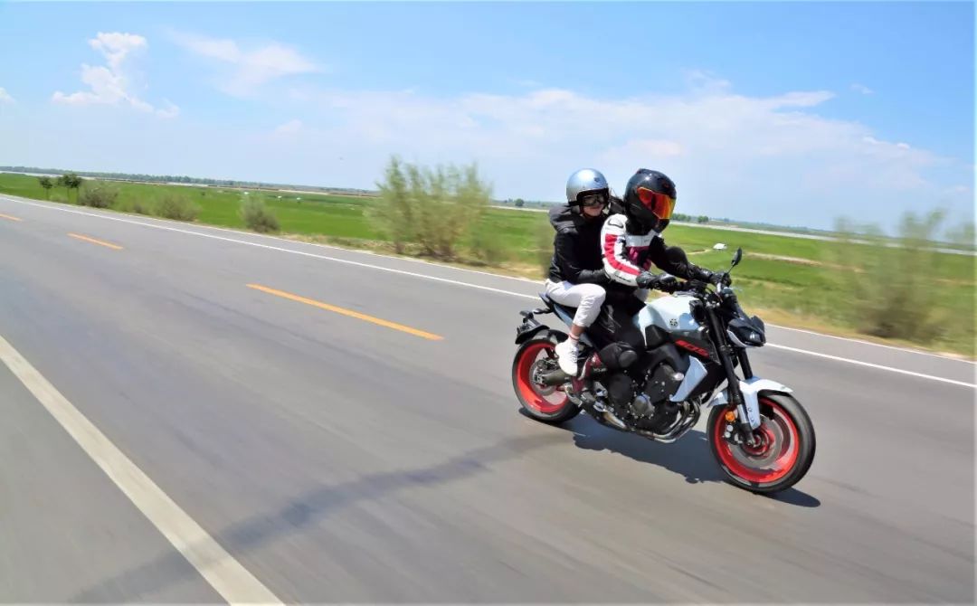 雅马哈mt-09试驾视频,试驾雅马哈MT-01