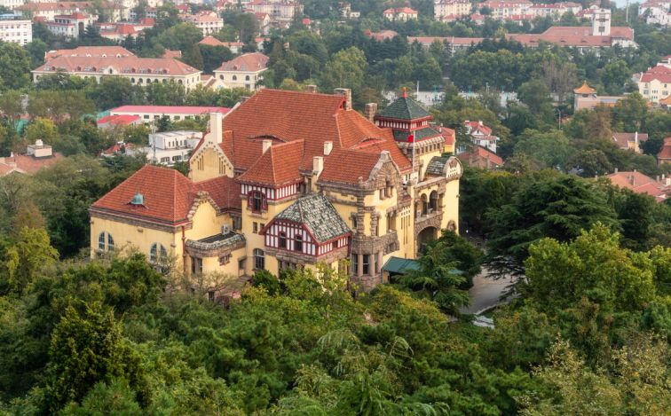 免费试住！速来撞进“青”凉时光！绝色山海之间，一家质感满分的有戏酒店，打算邀你来净化生活负能量