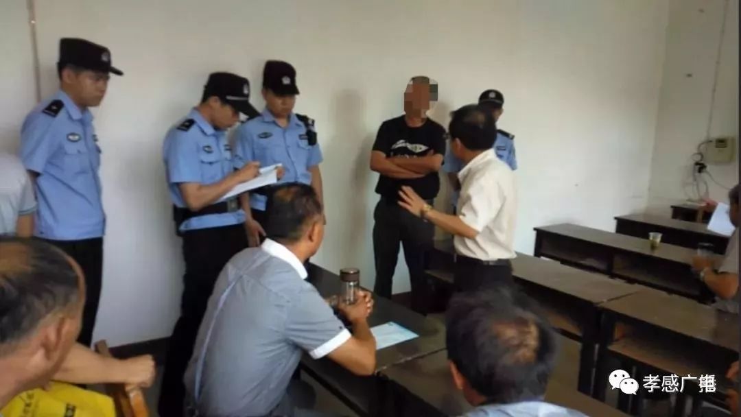 冒充警察招摇撞骗刑事处罚,冒充警察四处招摇撞骗被抓