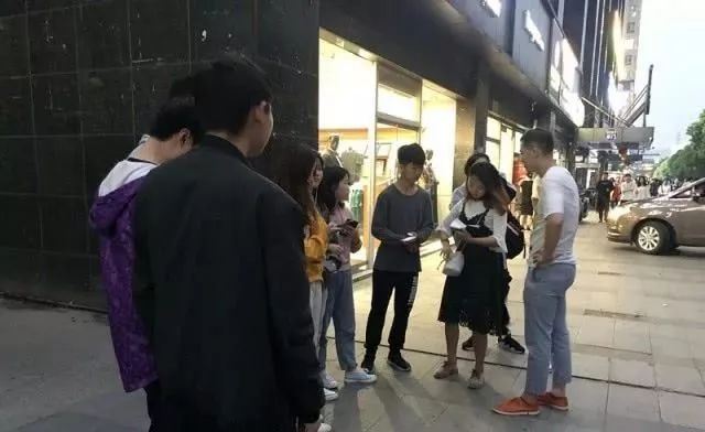长沙网红店雇托排队,长沙调查记者卧底网络减肥公司