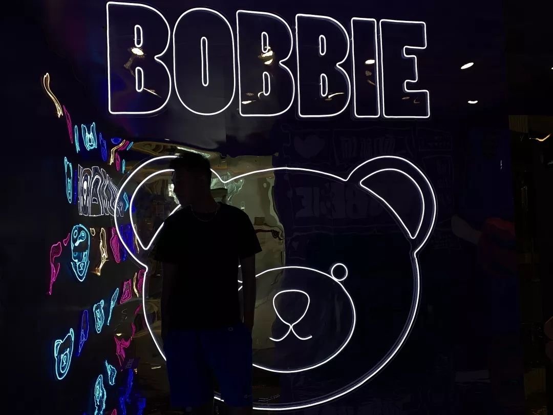 这家商场变酱紫了？风靡全球的薰衣草小熊来袭，带来高颜值打卡空间