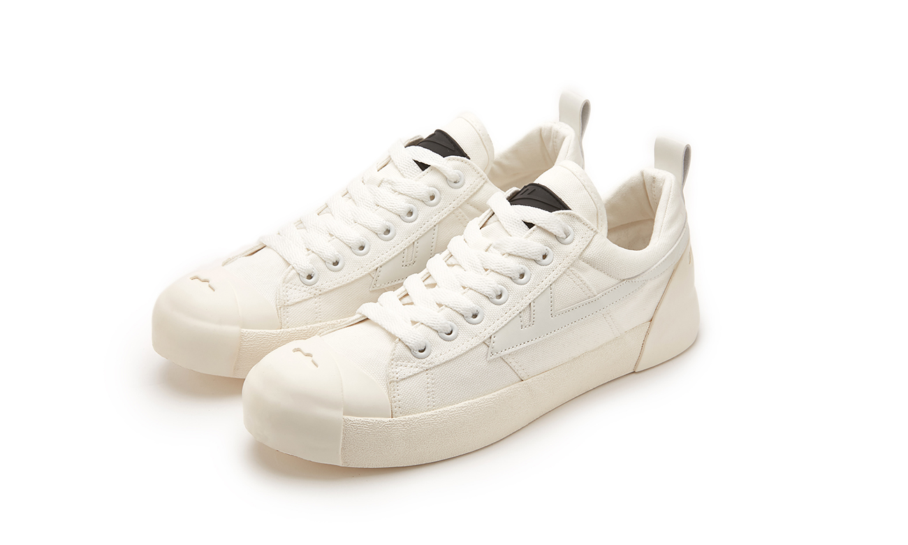 回力ow联名樱花空军一号,你可能需要一双联名款回力