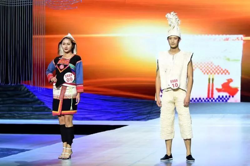 德宏五种少数民族服饰走秀音乐,云南少数民族服饰秀