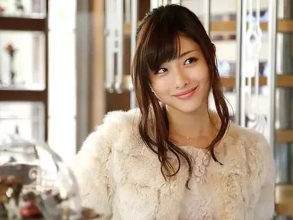 从无人问津到红遍全国的女人,从无人问津到大红大紫完整版