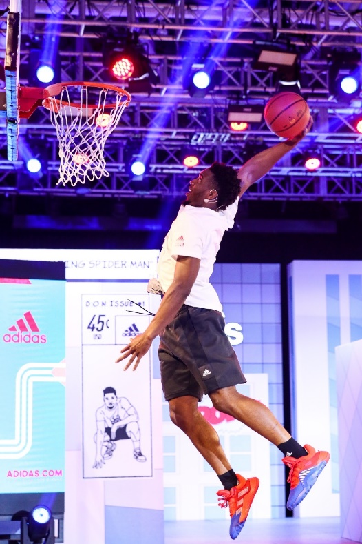 阿迪达斯新赛季比赛,阿迪达斯再度牵手曼联