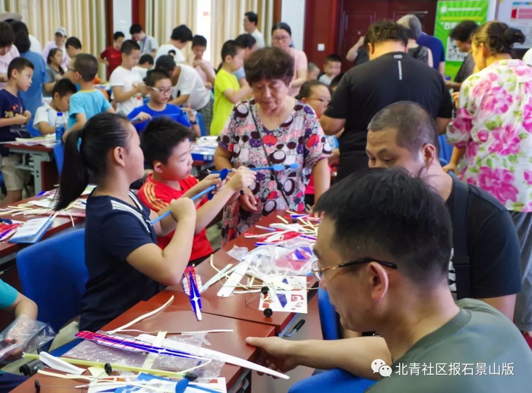 看小朋友玩大颗粒乐高积木,看小朋友玩大颗粒拼装