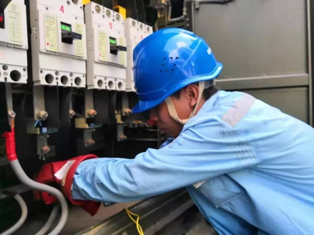 天气到底有多热？我们在变电站煎了个鸡蛋，结果......