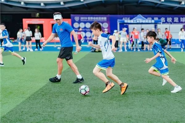 名校与足球，学霸与孩子，宇通赞助的这场世界名校足球赛真的很美好|中国汽车报