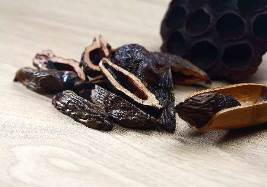 槟榔导致口腔癌前兆,小伙嚼一年槟榔后口腔患癌前病变