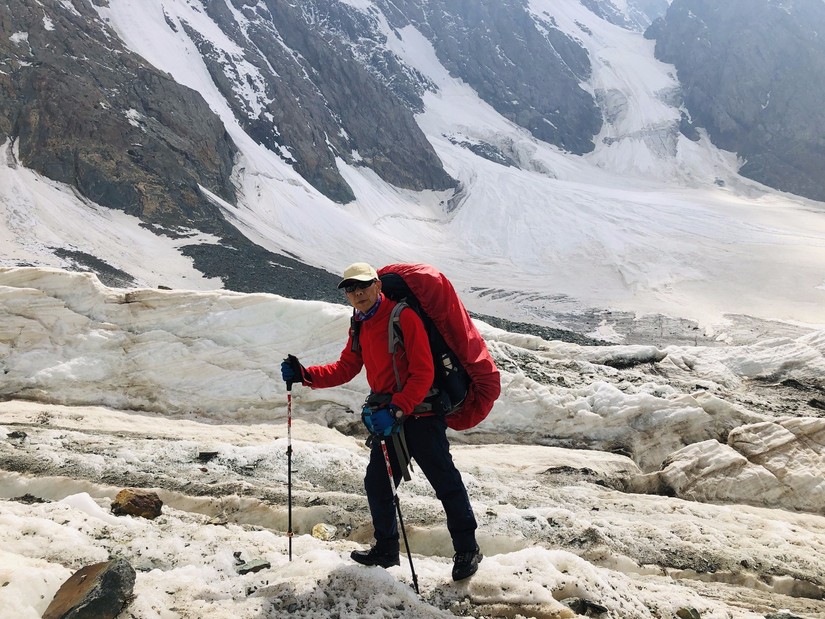 雪峰冰川雪莲草甸十分的激动八分憾——2019年7月环博格达纪实