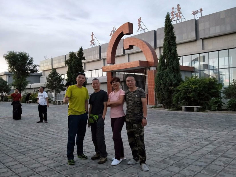 雪峰冰川雪莲草甸十分的激动八分憾——2019年7月环博格达纪实