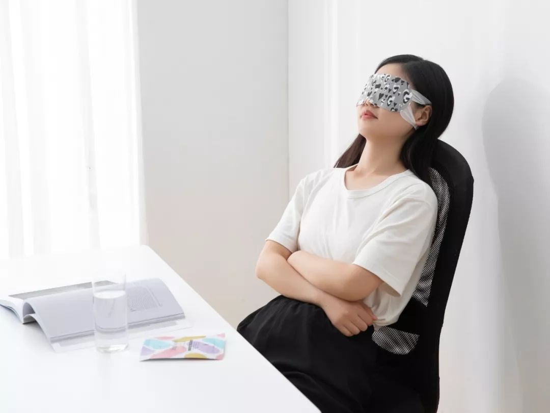 一条精选|日本人又出新招：蒸汽眼罩加了玻尿酸，舒缓干纹一级棒