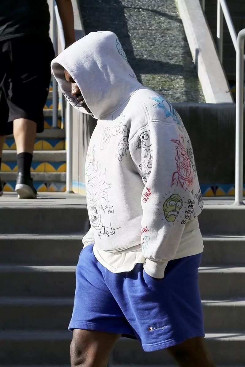 nike联名侃爷,nike侃爷红色椰子限量版穿法