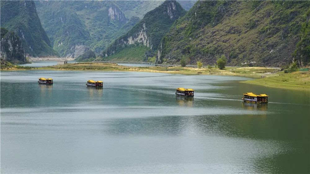 头条|不想走的太远?那我们就去百色这些美到窒息的旅游景点看看吧